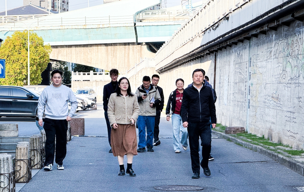 鏡湖區(qū)委常委、副區(qū)長(zhǎng)高偉來(lái)園調(diào)研指導(dǎo)工作